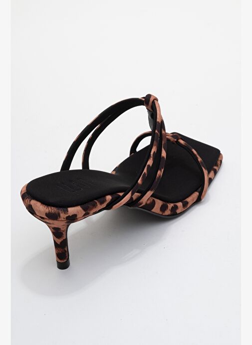 MOCHA Siyah Sarı Desenli Kare Burunlu İnce Bantlı Kadın Topuklu Terlik - Görsel 5