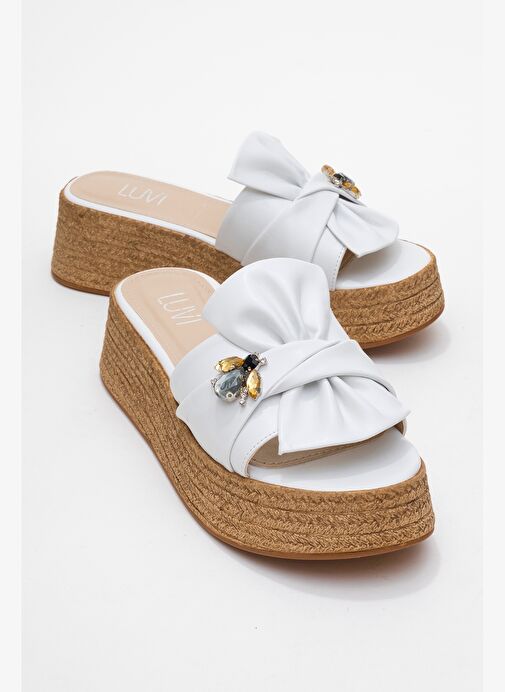 SHARA Beyaz Fiyonklu Arı Tokalı Dolgu Tabanlı Kadın Terlik - Görsel 2