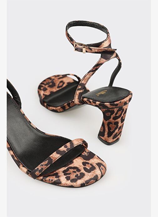 Kahve Hayvan Desenli Kadın Günlük Sandalet - Görsel 5