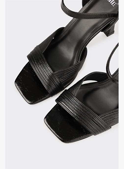 Siyah Kadın Topuklu Sandalet - Görsel 5