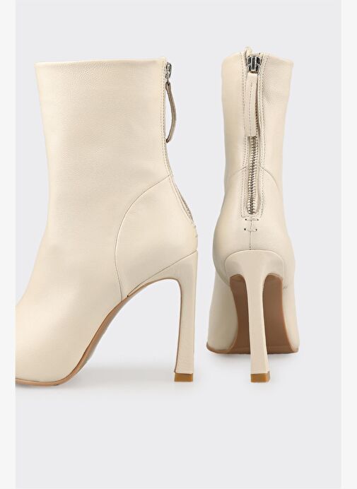 Bej Deri Kadın Klasik Bot - Görsel 5