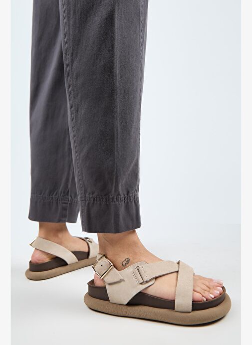 Manijero Azelya Kadın Hakiki Deri Tokalı Atkılı Bej Sandalet - Görsel 2