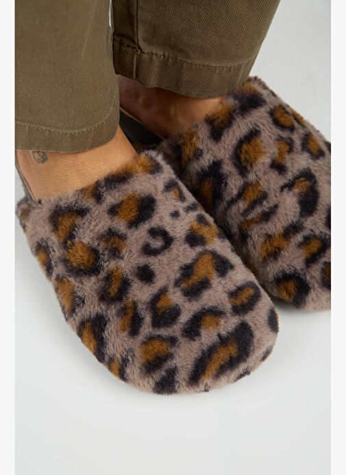 Manijero Leda Kadın Peluş Düz Vizon Leopar Terlik - Görsel 4