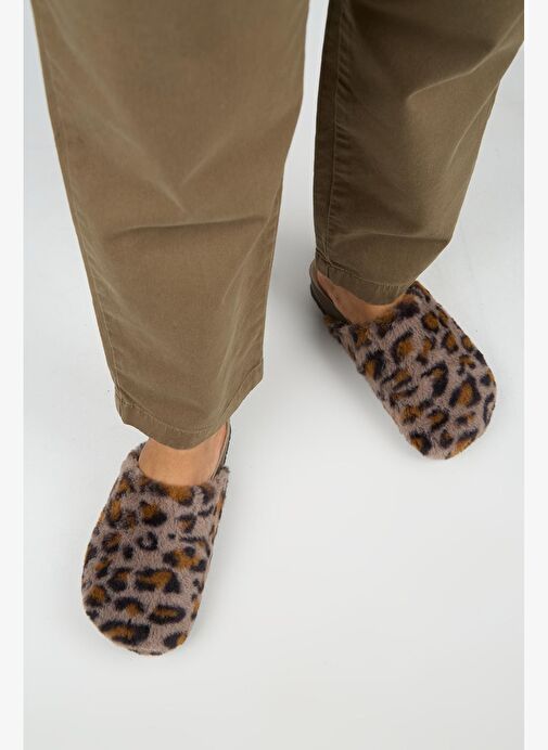 Manijero Leda Kadın Peluş Düz Vizon Leopar Terlik - Görsel 8