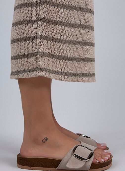 Manijero Jade Kadın Hakiki Deri Tek Tokalı Bej Süet - Gümüş Terlik - Görsel 3