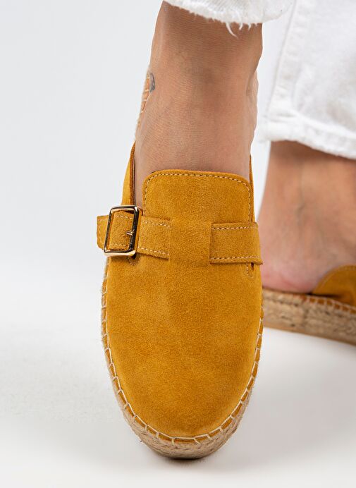 Manijero Esta Kadın Hakiki Deri Kemerli Tokalı Hardal Terlik - Görsel 6