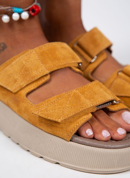 Manijero Farah Kadın Hakiki Deri Çift Cırtlı Koyu Hardal Terlik - Görsel 5