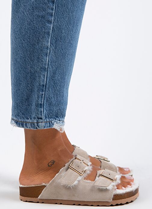 Manijero Anjelic Kürklü Kadın Hakiki Deri Çift Tokalı Kürklü Bej Süet Terlik - Görsel 3