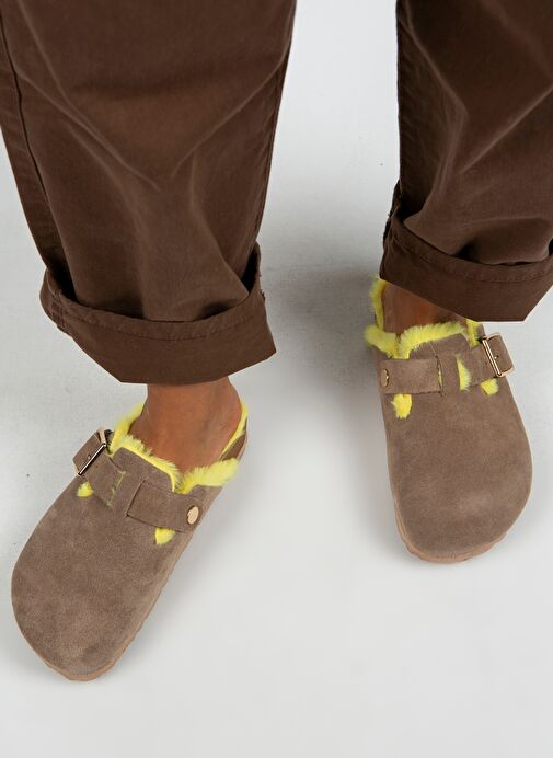 Manijero Zeta Kürklü Kadın Hakiki Deri Kemerli Tokalı Renkli Kürklü Vizon Sarı Terlik - Görsel 8