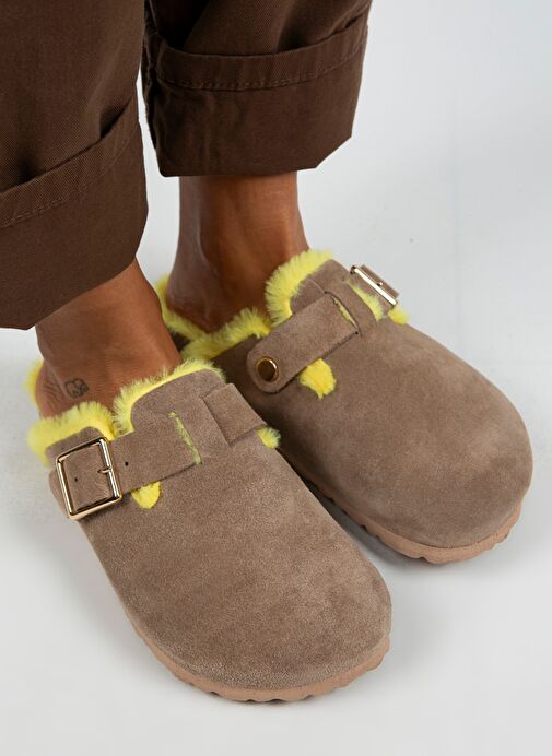 Manijero Zeta Kürklü Kadın Hakiki Deri Kemerli Tokalı Renkli Kürklü Vizon Sarı Terlik - Görsel 3