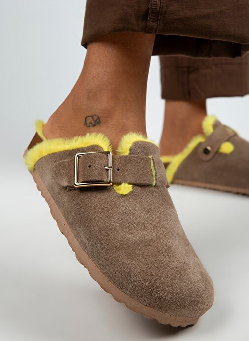 Manijero Zeta Kürklü Kadın Hakiki Deri Kemerli Tokalı Renkli Kürklü Vizon Sarı Terlik - Görsel 5