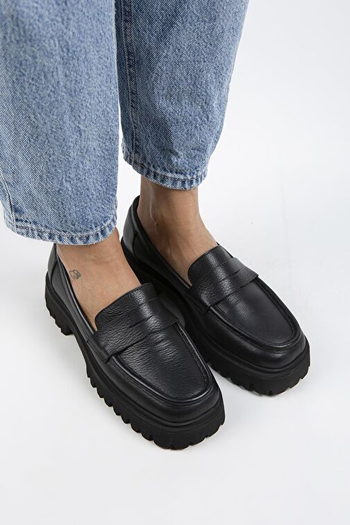 Manijero Cepmen Kadın Deri Köşeli Hakiki Deri Loafer Siyah Ayakkabı - Görsel 4