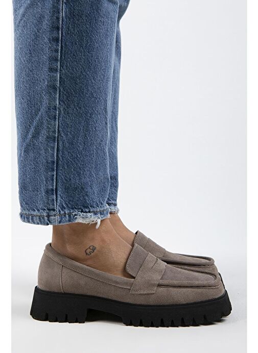 Manijero Cepmen Kadın Hakiki Deri Köşeli Loafer Vizon Süet Ayakkabı - Görsel 2