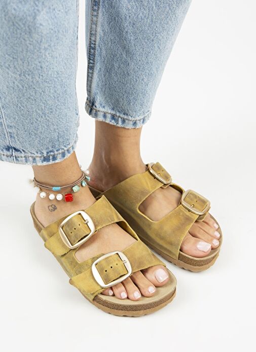 Manijero İrene Eskitme Kadın Deri Hakiki Deri Çift Tokalı Hardal Gold Terlik - Görsel 3