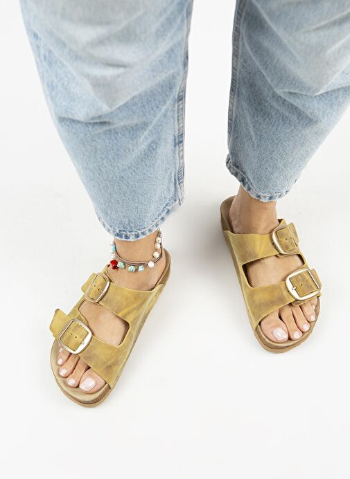 Manijero İrene Eskitme Kadın Deri Hakiki Deri Çift Tokalı Hardal Gold Terlik - Görsel 7