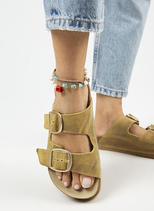 Manijero İrene Eskitme Kadın Deri Hakiki Deri Çift Tokalı Hardal Gold Terlik - Görsel 5