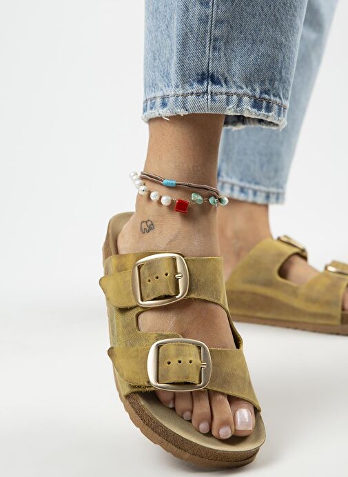 Manijero İrene Eskitme Kadın Deri Hakiki Deri Çift Tokalı Hardal Gold Terlik - Görsel 8