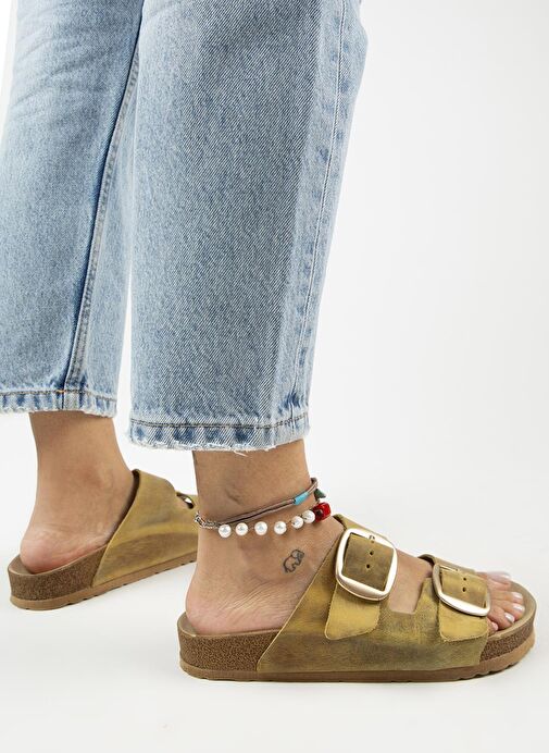 Manijero İrene Eskitme Kadın Deri Hakiki Deri Çift Tokalı Hardal Gold Terlik - Görsel 6