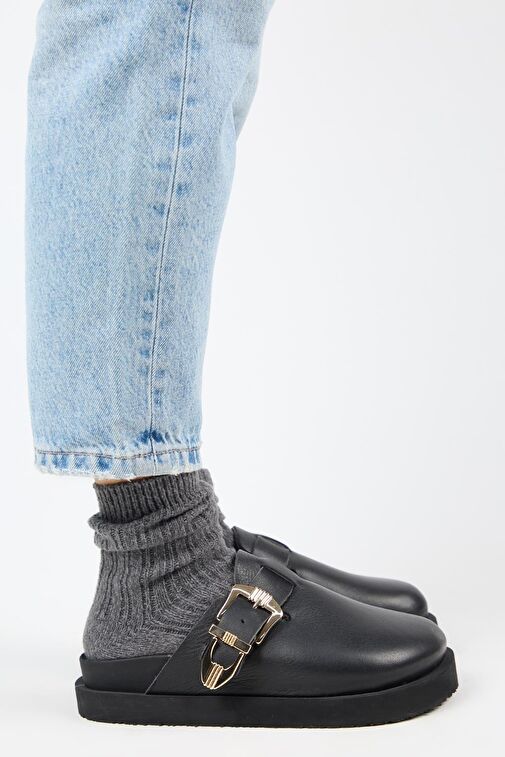 Manijero Siyah Kadın Deri Terlik MNJ.160.02 - Görsel 2