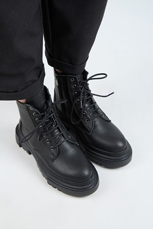 Manijero (Dilzar) Kadın Hakiki Deri Bağcıklı İçten Fermuarlı Siyah Bot - Görsel 4