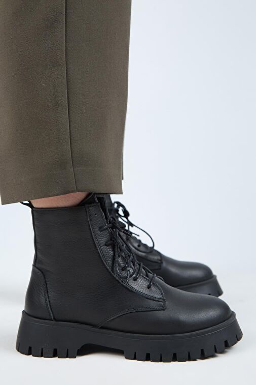 Manijero (Viyan) Kadın Hakiki Deri Bağcıklı İçten Fermuarlı Siyah Bot - Görsel 3