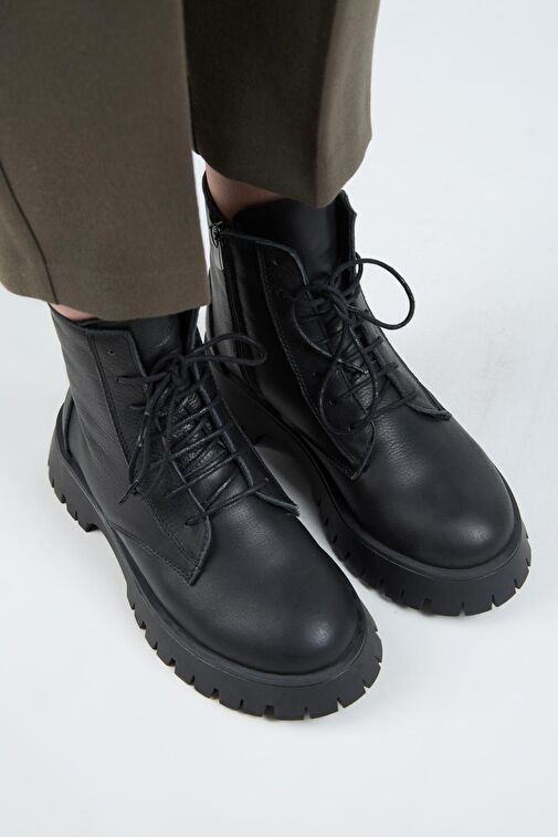 Manijero (Viyan) Kadın Hakiki Deri Bağcıklı İçten Fermuarlı Siyah Bot - Görsel 4