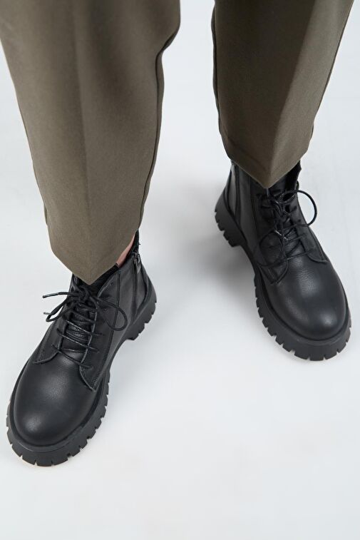 Manijero (Viyan) Kadın Hakiki Deri Bağcıklı İçten Fermuarlı Siyah Bot - Görsel 8