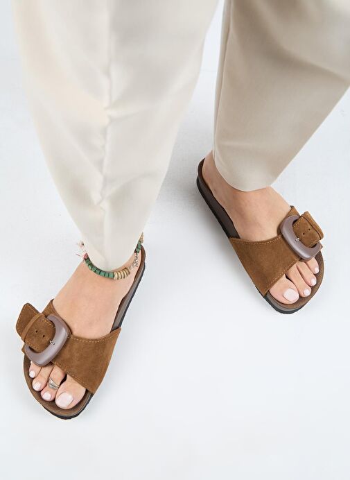 Manijero (Alandra 2 ) Kadın Hakiki Deri Tek Tokalı Taba Terlik - Görsel 7