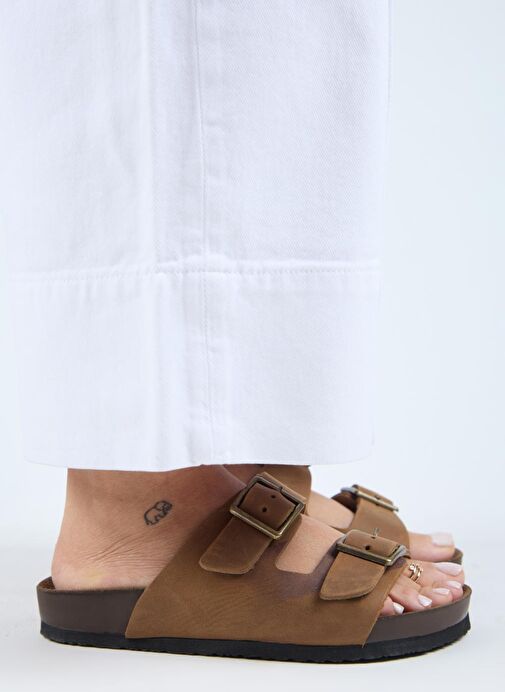 Manijero (Anjelic Eskitme ) Kadın Hakiki Deri Çift Tokalı Kahve Terlik - Görsel 3