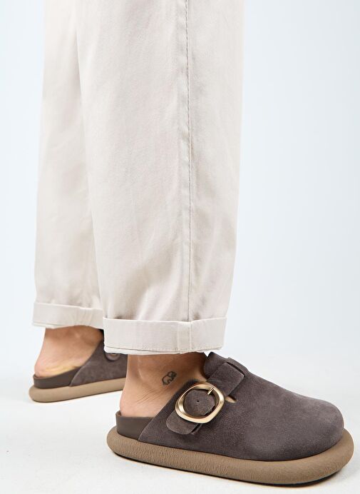 Manijero (Asymetry) Kadın Hakiki Deri Kemerli Tokalı Sabo Açık Kahve Terlik - Görsel 2