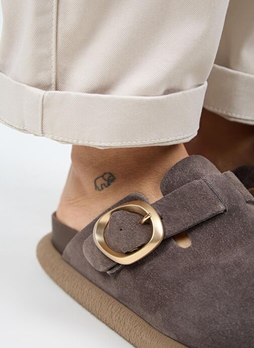 Manijero (Asymetry) Kadın Hakiki Deri Kemerli Tokalı Sabo Açık Kahve Terlik - Görsel 4