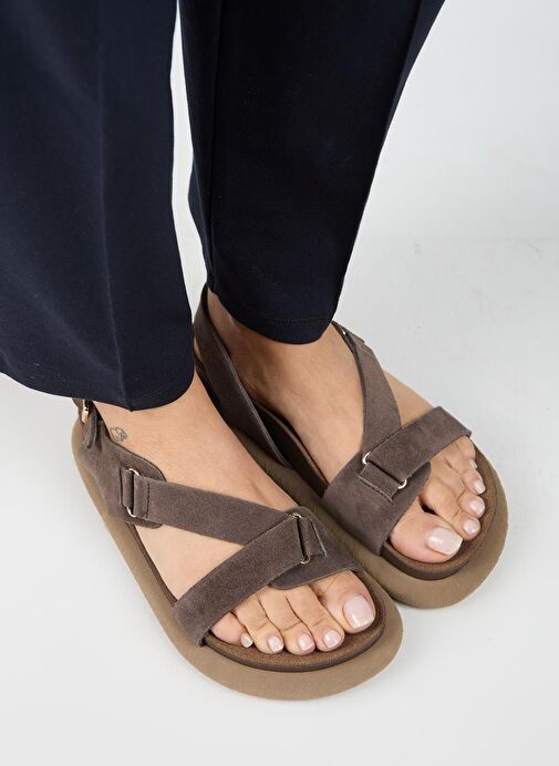Manijero Azelya Kadın Hakiki Deri Tokalı Atkılı Açık Kahve Sandalet - Görsel 3
