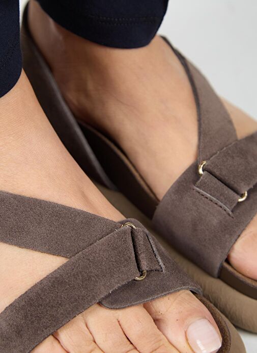 Manijero Azelya Kadın Hakiki Deri Tokalı Atkılı Açık Kahve Sandalet - Görsel 4