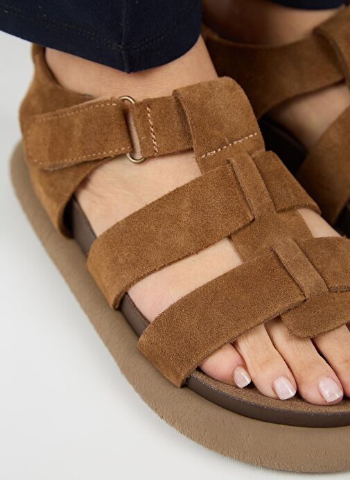 Manijero Capra Kadın Hakiki Deri Atkılı Cırtlı Taba Sandalet - Görsel 7