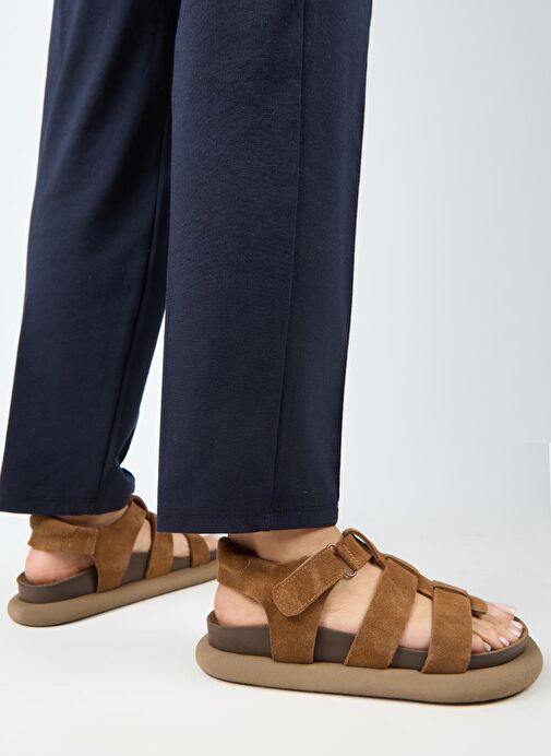 Manijero Capra Kadın Hakiki Deri Atkılı Cırtlı Taba Sandalet - Görsel 3