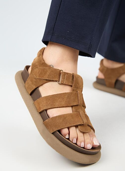 Manijero Capra Kadın Hakiki Deri Atkılı Cırtlı Taba Sandalet - Görsel 8