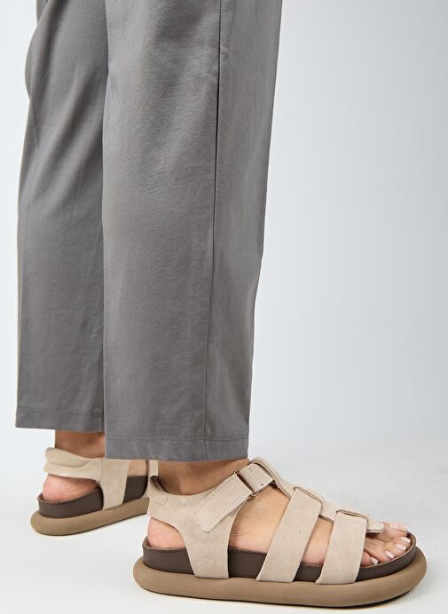 Manijero Capra Kadın Hakiki Deri Atkılı Cırtlı Bej Sandalet - Görsel 3