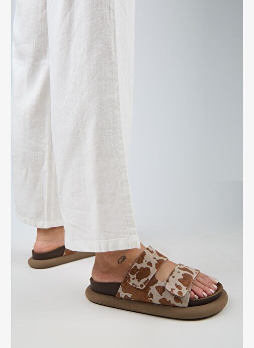 Manijero Nagual Lillo Kadın Hakiki Deri Çift Cırtlı Taba Benekli Terlik - Görsel 4