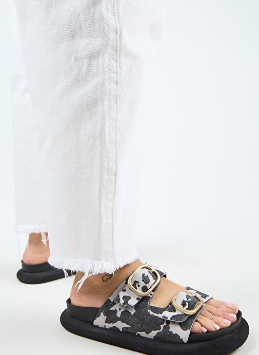 Manijero Nagual Lavanda Kadın Hakiki Deri Çift Tokalı Siyah Benekli Terlik - Görsel 2