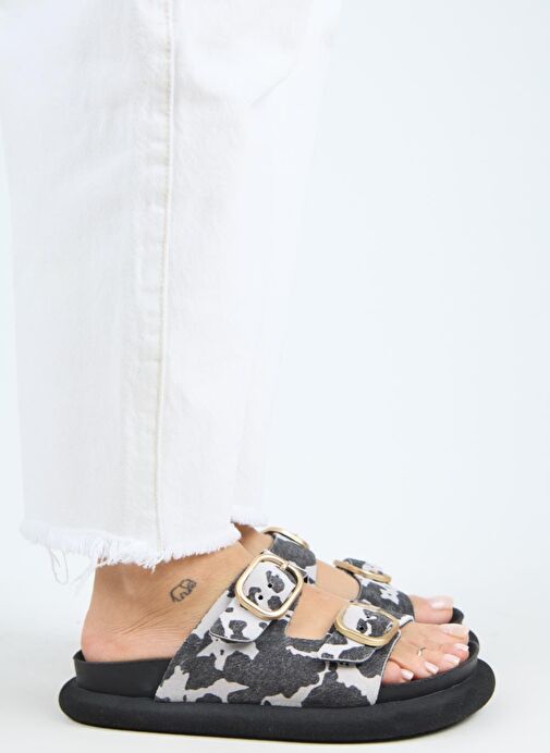 Manijero Nagual Lavanda Kadın Hakiki Deri Çift Tokalı Siyah Benekli Terlik - Görsel 3