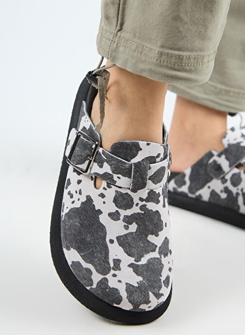 Manijero Naguall Zeta Kadın Deri Hakiki Deri Kemerli Tokalı Sabo Siyah Benekli Terlik - Görsel 6