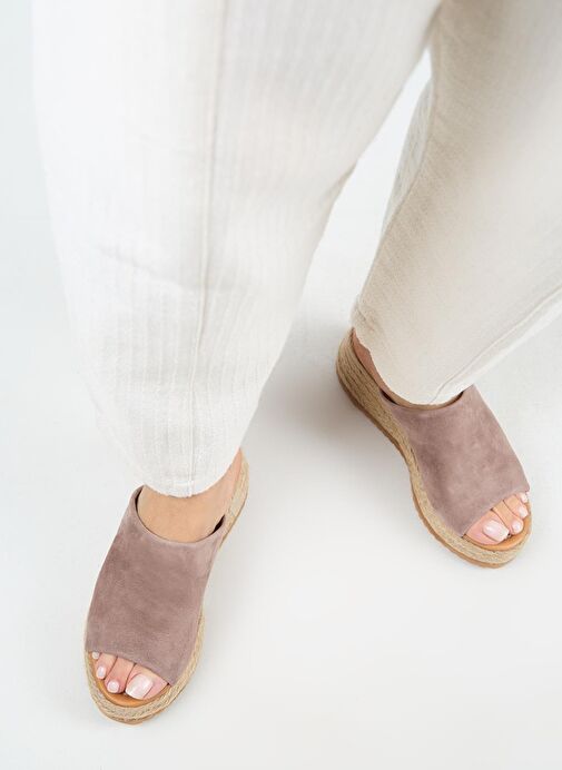 Manijero Francis Kadın Hakiki Deri Düz Tek Bantlı Espadril Vizon Terlik - Görsel 3