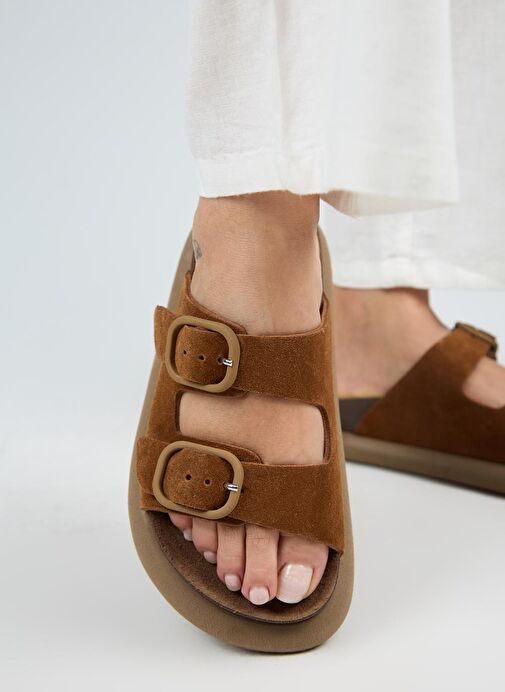 Manijero (Lavanda 2) Kadın Hakiki Deri Çift Tokalı Taba Terlik - Görsel 5