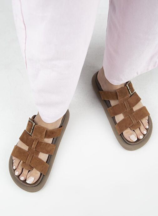 Manijero (Hicks) Kadın Hakiki Deri Tokalı Bantlı Taba Terlik - Görsel 8