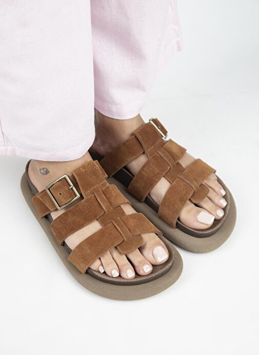 Manijero (Hicks) Kadın Hakiki Deri Tokalı Bantlı Taba Terlik - Görsel 4