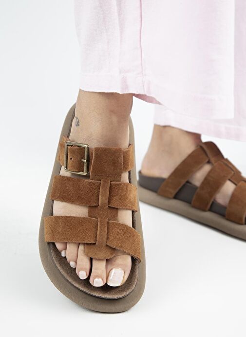 Manijero (Hicks) Kadın Hakiki Deri Tokalı Bantlı Taba Terlik - Görsel 2