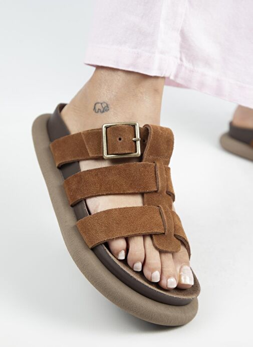 Manijero (Hicks) Kadın Hakiki Deri Tokalı Bantlı Taba Terlik - Görsel 6