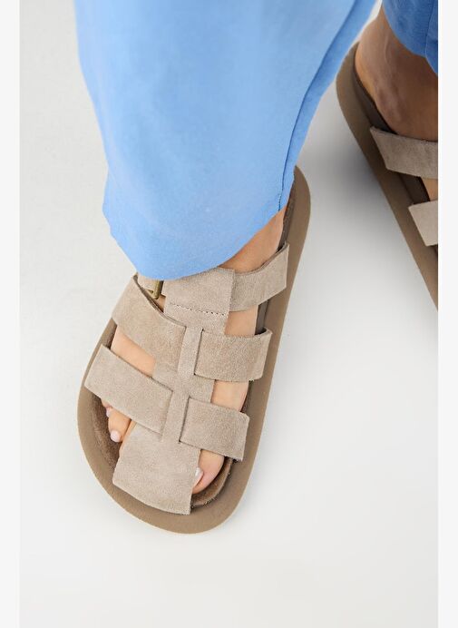 Manijero Brancato Kadın Hakiki Deri Tokalı Bantlı Sabo Vizon Terlik - Görsel 9