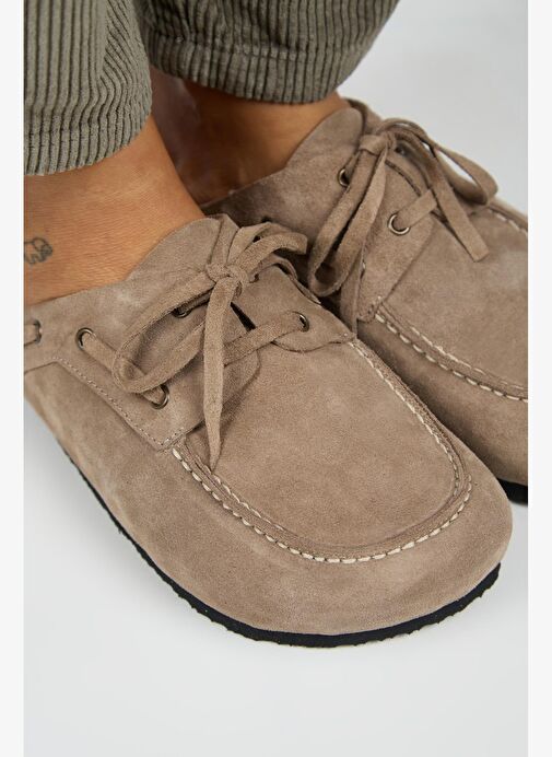 Manijero Karis Kadın Hakiki Deri Bağcıklı Sabo Vizon Terlik - Görsel 4