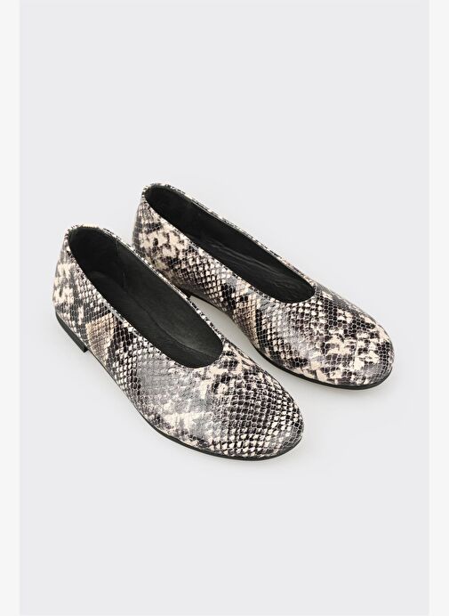 Bej Hayvan Desenli Deri Kadın Günlük Ayakkabı - Görsel 3